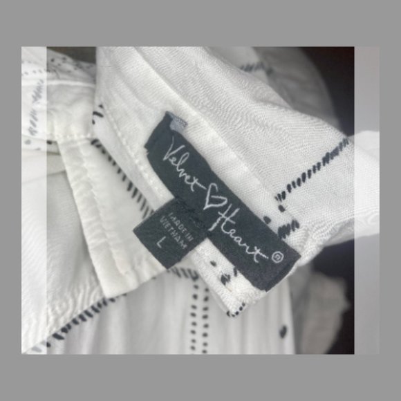 Heart Button down - Picture 3 of 3